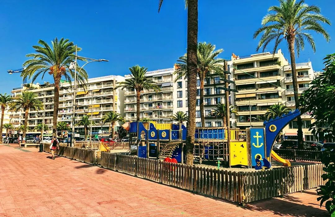 Happy Lloret-1