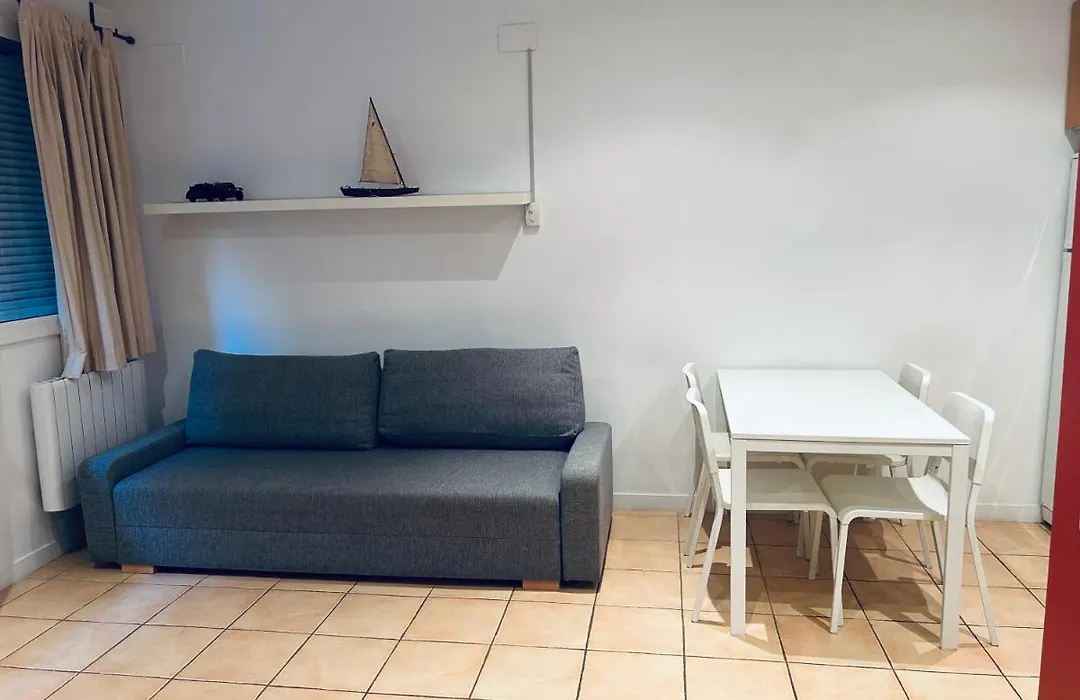 Céntrico apartamento a 150 metros de la playa. Parking*-1