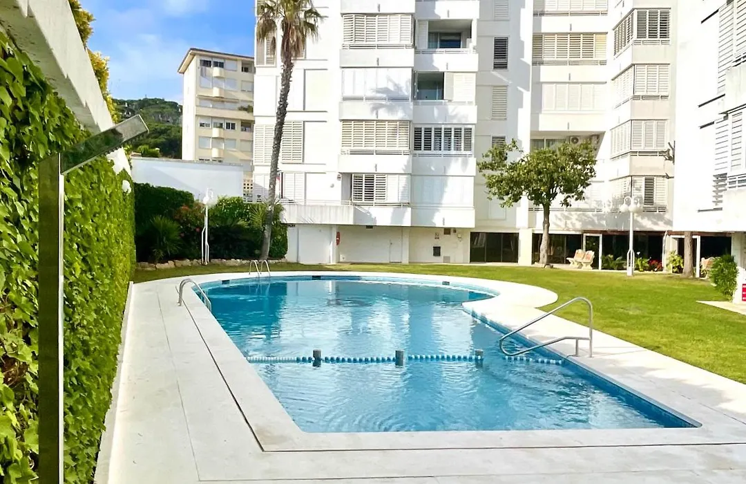 LA MER BLEUE, Boutique Apartament with free parking, full equipped in Fenals Beach-1