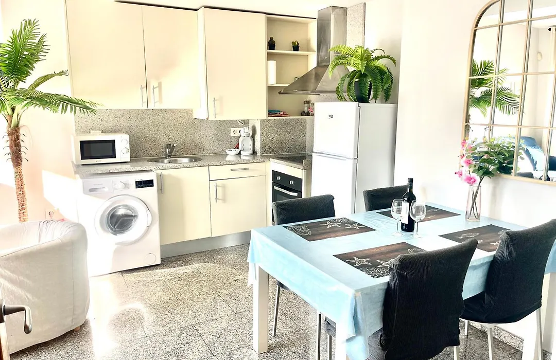 Beach&Pool, Boutique Apartament With Free Parking, Full Equipped In Fenals Beach-1