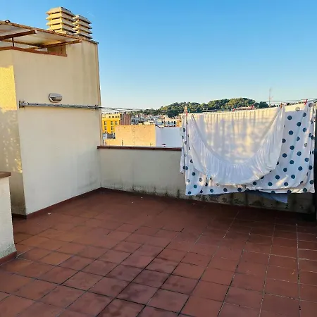 Céntrico apartamento a 150 metros de la playa. Parking*-2