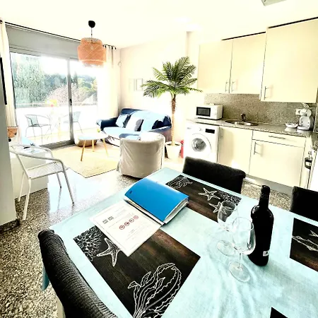 Beach&Pool, Boutique Apartament With Free Parking, Full Equipped In Fenals Beach-2