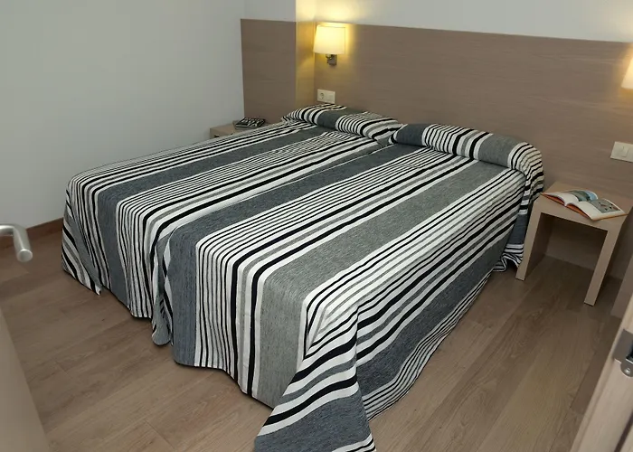 Almirall Apartaments Lloret de Mar