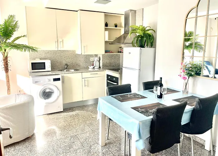 Beach&Pool, Boutique Apartament With Free Parking, Full Equipped In Fenals Beach Lloret de Mar